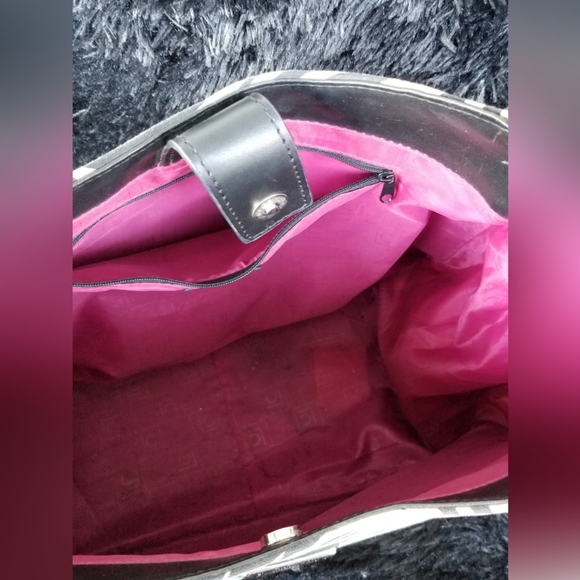 Liz Claiborne Weekend Bag - Picture 4 of 4